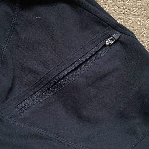 Eddie Bauer high rise capri trail tights - Picture 3 of 6